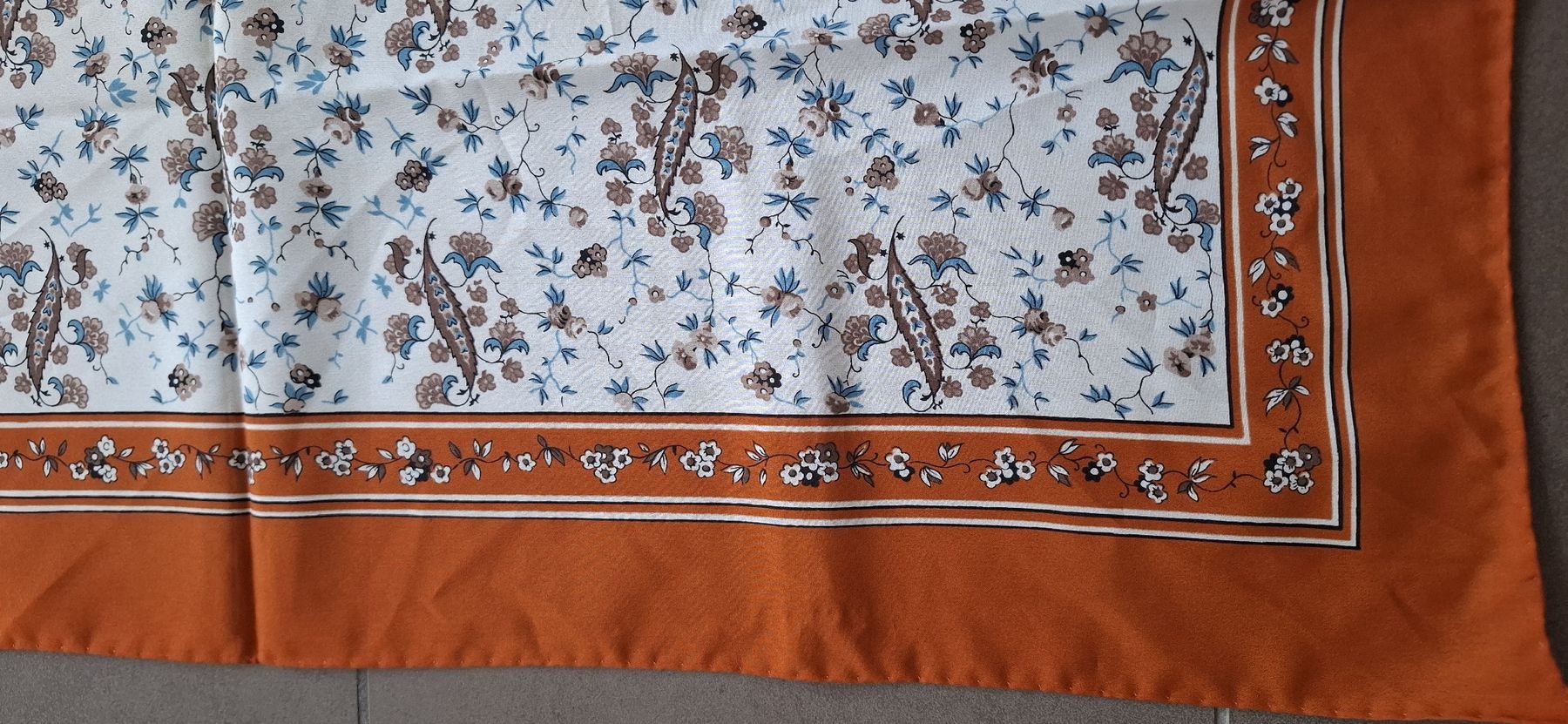 Foulard & Sciarpe: jean montil Halstuch – Usato da Mellingen venduto da lathei 1