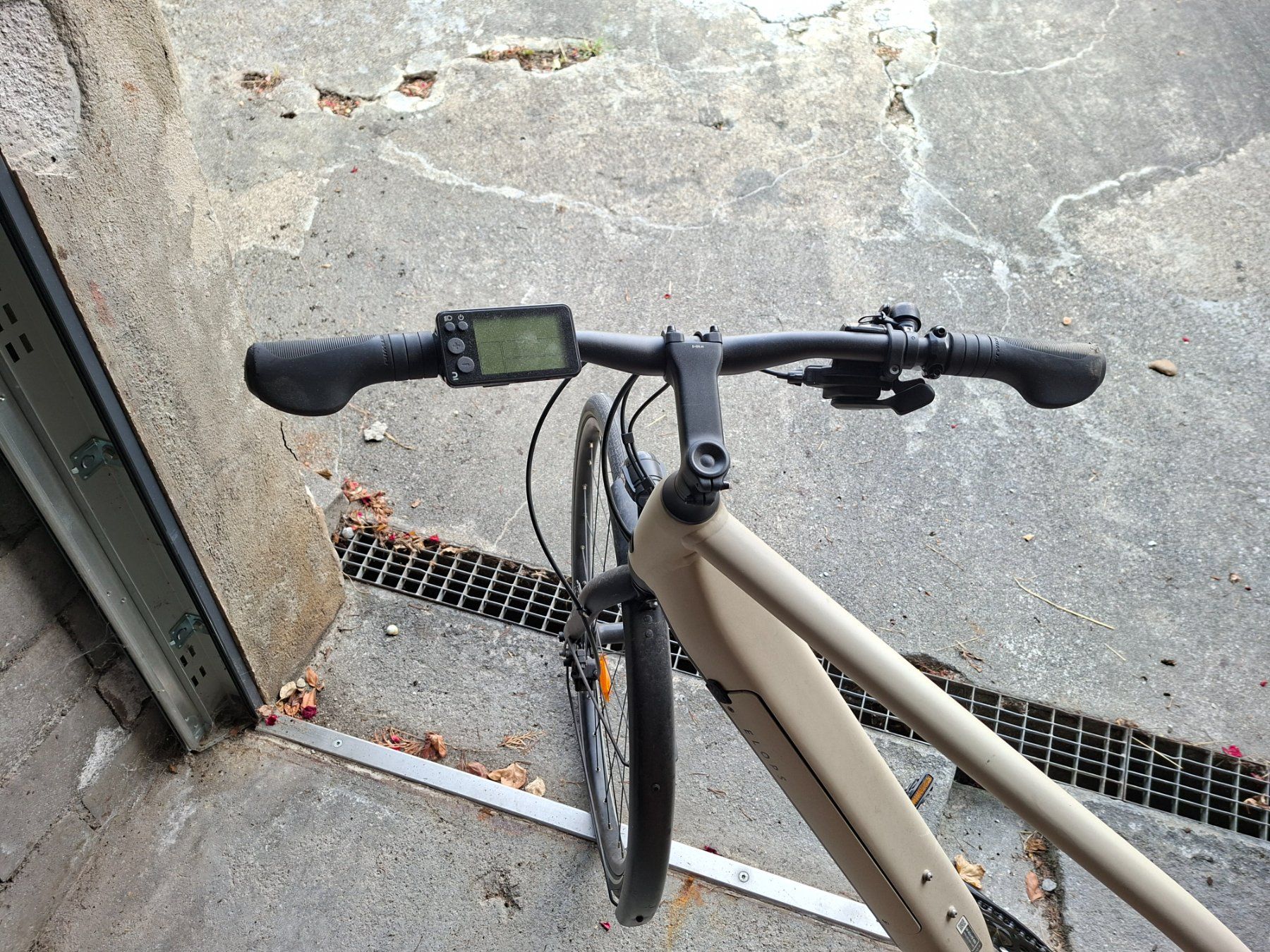 Decathlon Vélos: Elops E-City Bike Defekt – Défectueux à Matten b. Interl par WilliWilson 3