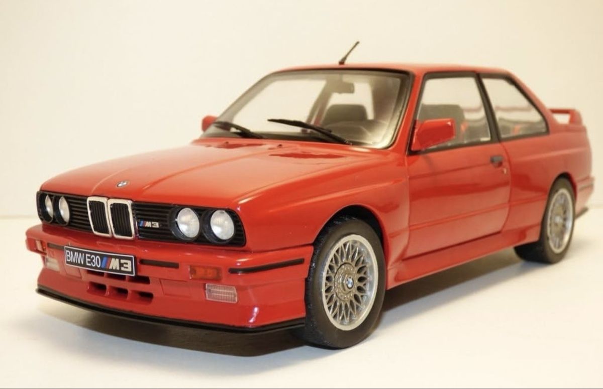 BMW Modellautos: BMW M3 E30 rot 1:18 ungeöffnet  – Neu und originalverpackt aus Basel von GlaihuenigeCars2025 1