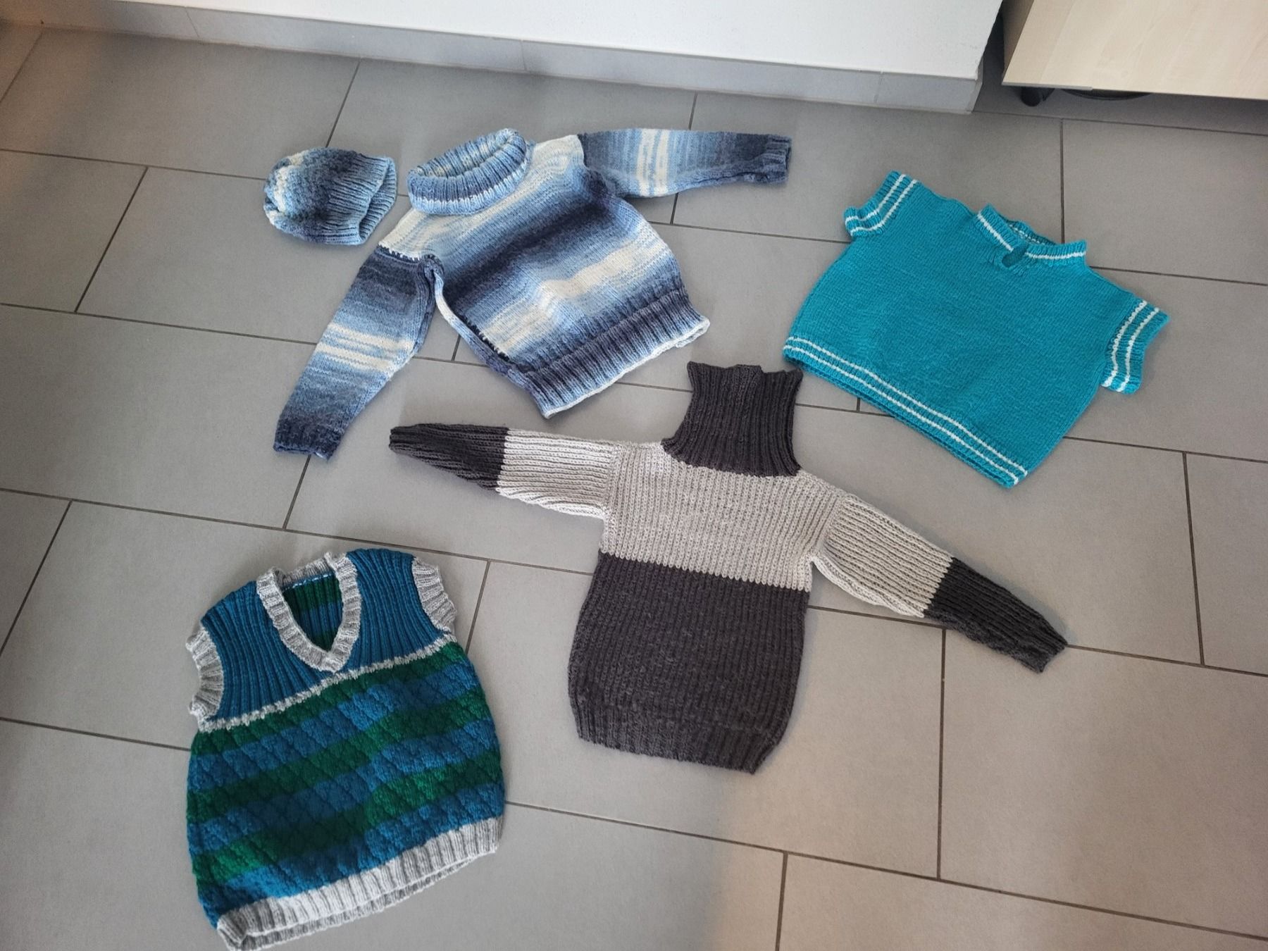 Altro abbigliamento per bambino: Weste Strick Wolle gr. 104 110 116 Hand Made – Usato da Boswil venduto da i12i 4