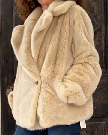 Winter-Luxus: Traum-Pelzjacke v. Utzon, Gr. 36