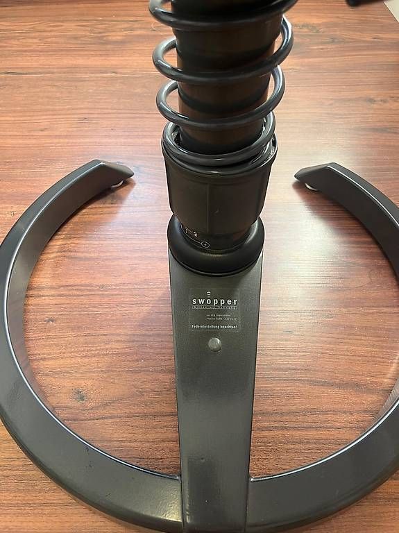 Hocker: AERIS Sitzhocker Swopper - ergonomischer Bürostuhl – Gebraucht aus Mels von Evidence 1