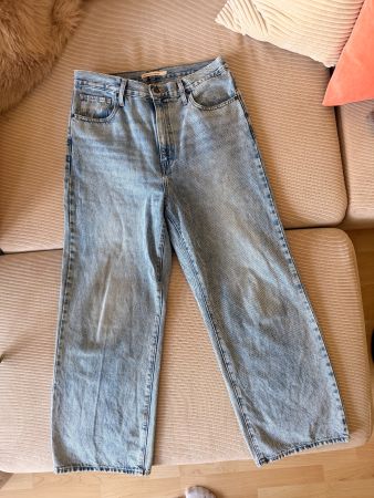 Levi's Jeans Weites Bein hellblau Grösse 31 guter Zustand