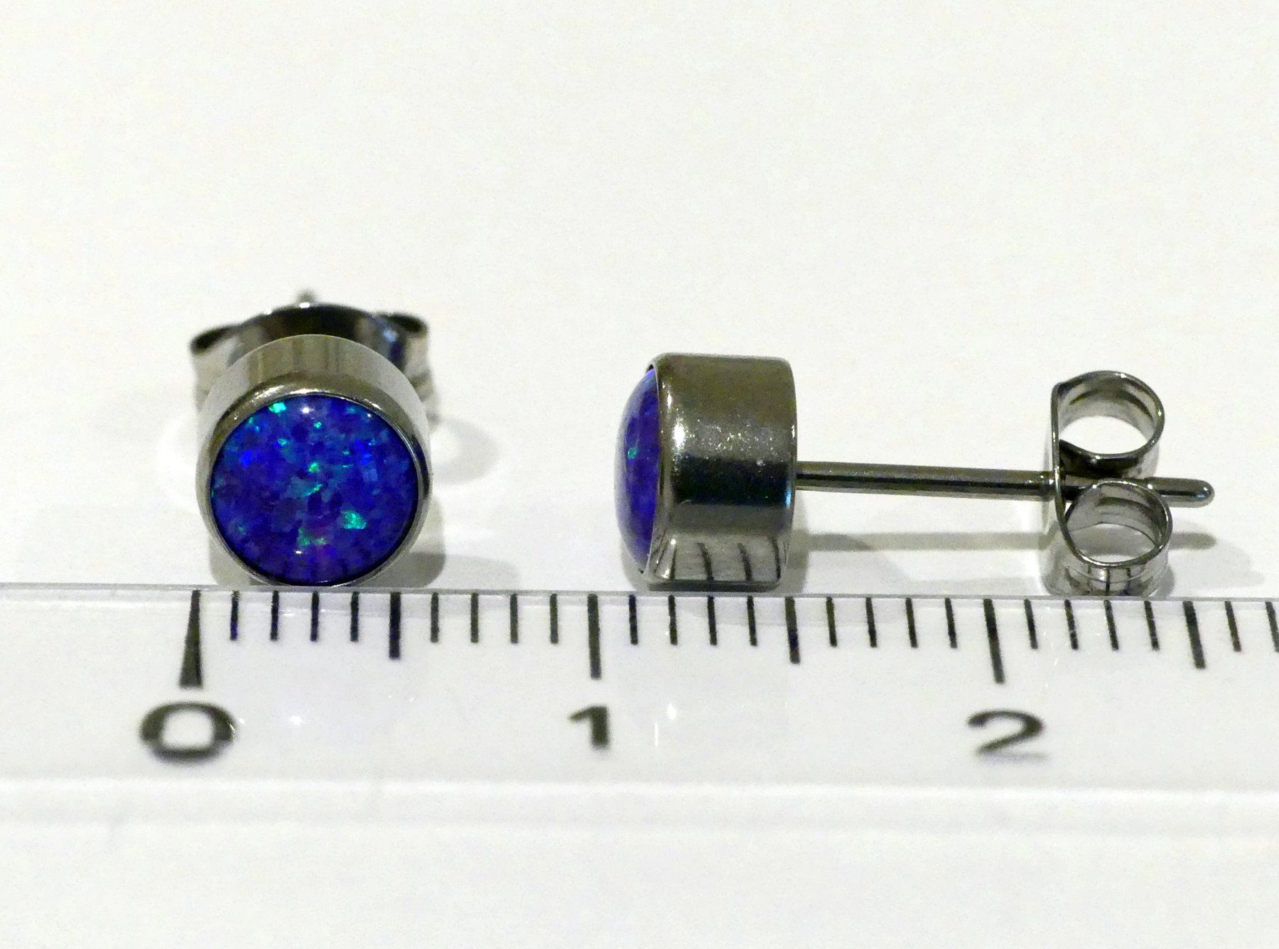 Orecchini pendenti & Orecchini a lobo: Titanium-Ohrstecker mit Opal – Allergikerfreundlich – Nuovo e nell'imballaggio originale da Matten b. Interlaken venduto da kero71 6