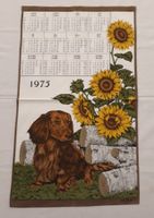 VINTAGE Kalender-Tuch ALBA 1975 Dackel und Sonnenblumen