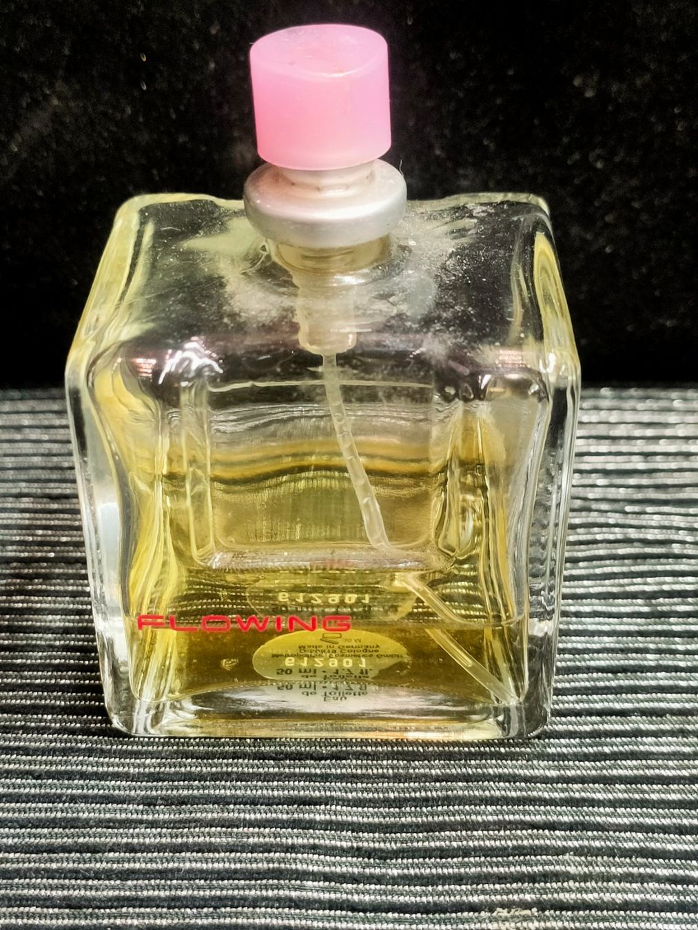 Profumi & Eau de Toilette: FLOWING 50ML – Usato da Genève venduto da Leboucheoreilles