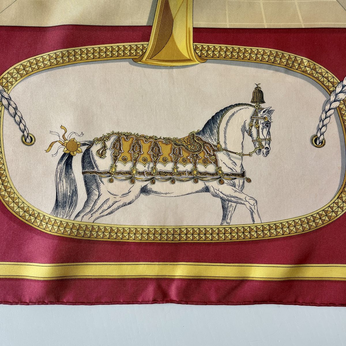 Hermès Foulard & Sciarpe: HERMES Vintage Silk Scarf – Usato da Emmen venduto da Avviivva_Com2023 8