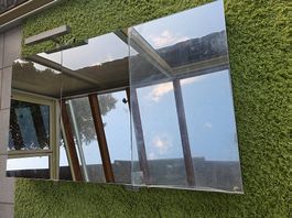 Spiegelschrank