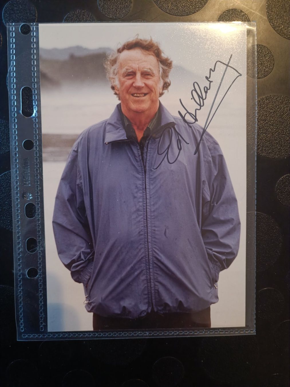 Autogramme: Sir Edmund Hillary - handsigniert – Gebraucht aus Menziken von Artographs