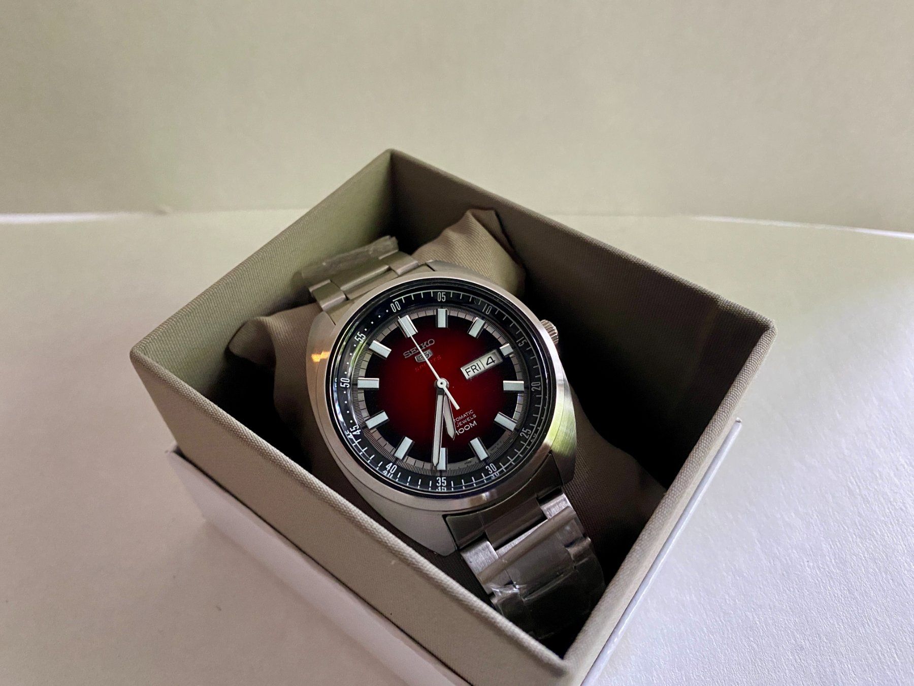 Seiko Orologi: Seiko Turtle Red dial Unworn ! – Nuovo (secondo la descrizione) da Genthod venduto da Fejmeo