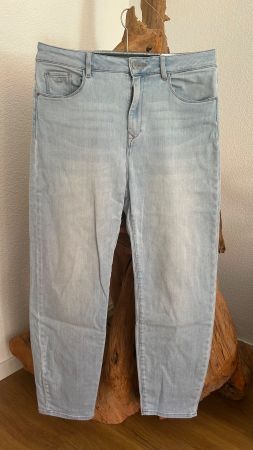 DOWN O-Shape Jeans