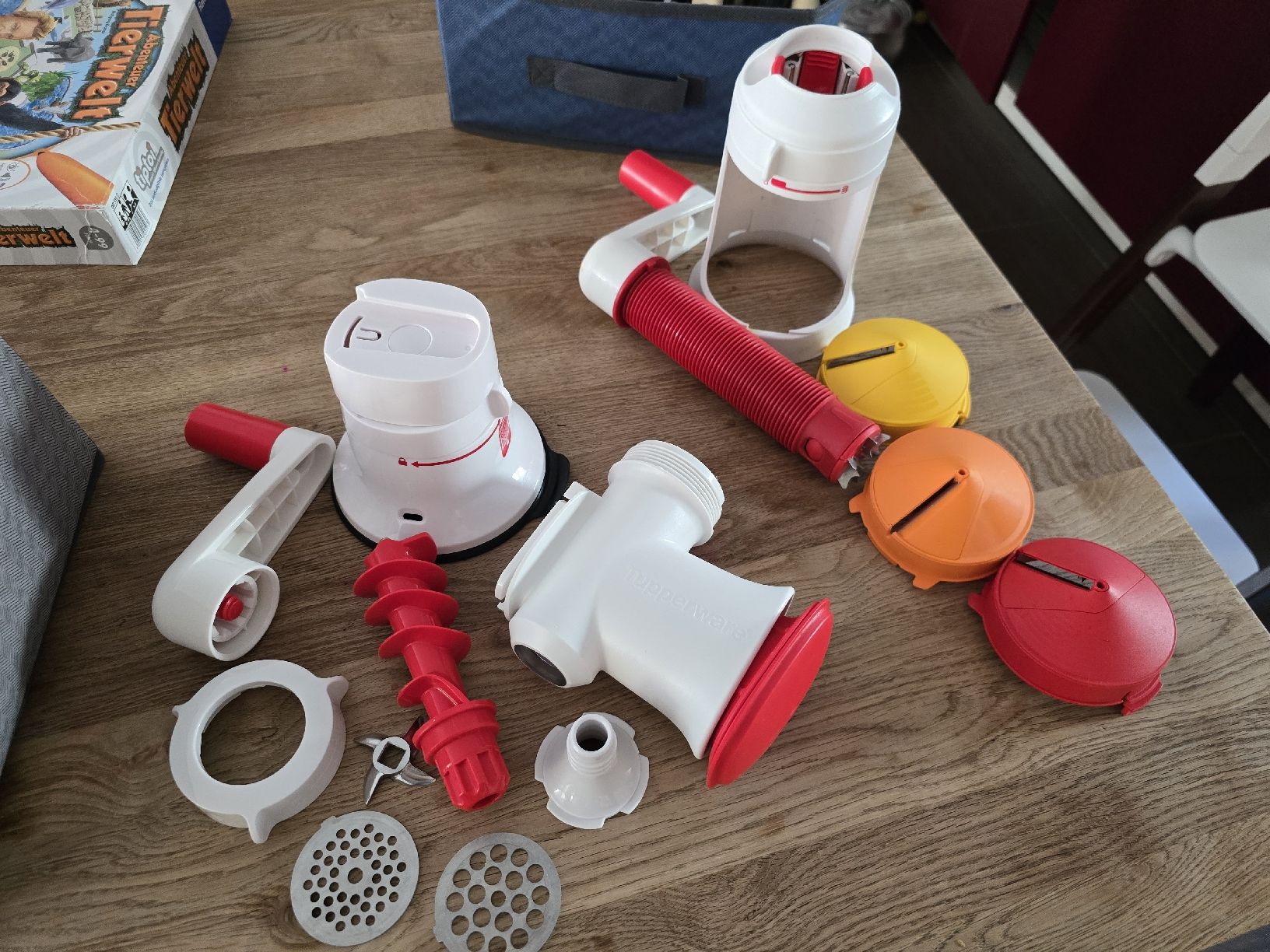 Tupperware Appareils de cuisine: Tupperware Multi-Chef Set zusammen mit Spieralschneider – D'occasion à Bichelsee par miss_cool 1