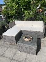 Lounge mit Tisch