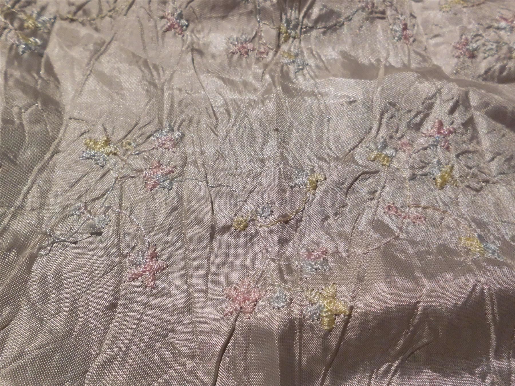 Foulard & Sciarpe: Schal weiss / feine farbige Blumen – Usato da Zürich venduto da abraxas1291 1