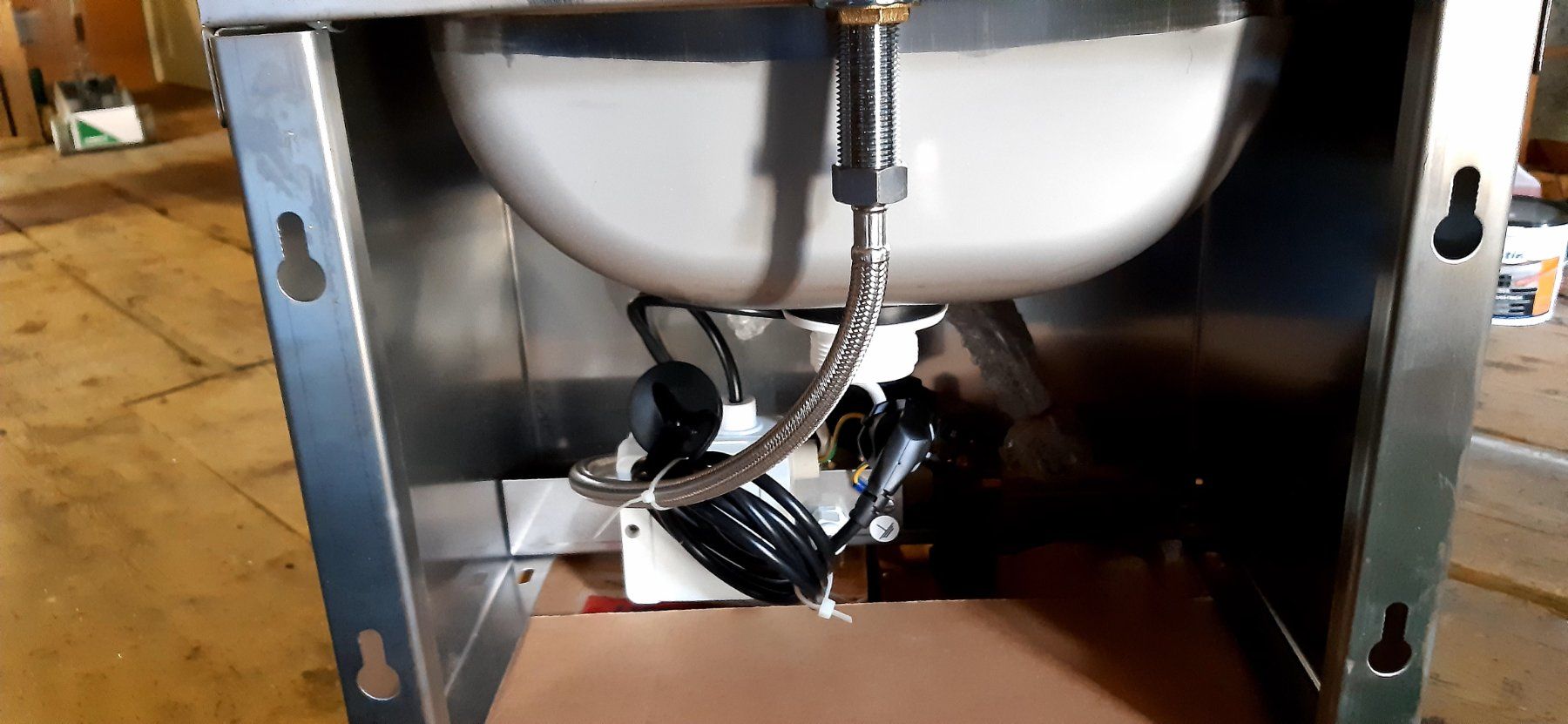 Eviers & lavabos: Evier inox – D'occasion à Lamboing par cfh_lk55 4