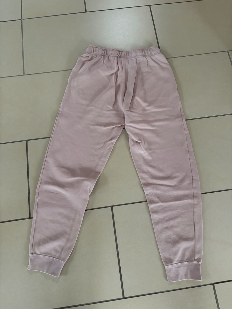 Nike Pantaloni: Pantalon de jogging Nike rose clair - Taille S - Doux! – Usato da Vouvry venduto da Prune-el 1