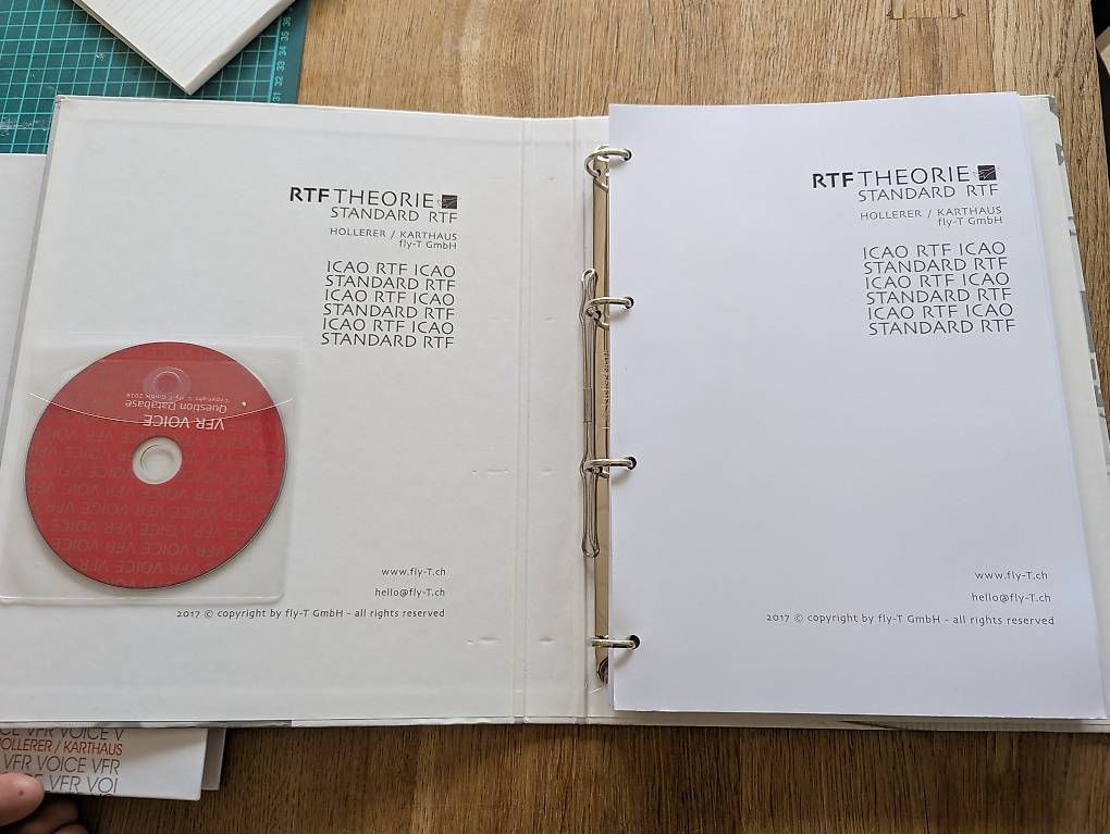 Raccoglitori: VFR Voice Ordner mit CD – Usato da Würenlingen venduto da lb4rth 1