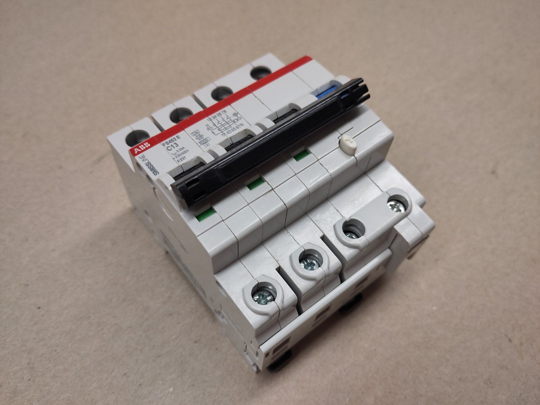 ABB Interrupteurs: FI-LS ABB C 13A 30mA 4polig FS453 E – D'occasion à Schmitten FR par SirLanzelot 2
