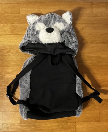Flauschiger Wolf Rucksack mit Kapuze! Ideal für den Winter