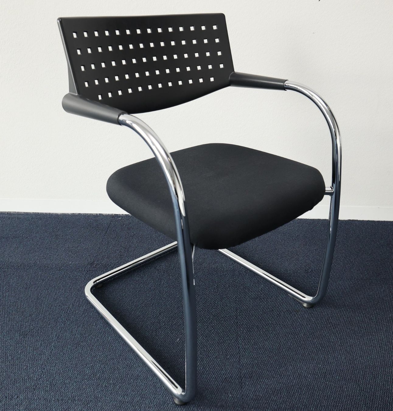 Vitra Stühle: Vitra Visavis Freischwinger, Schwarz, Gestell Chrom – Gebraucht aus Affoltern am Albis von Zapro 3