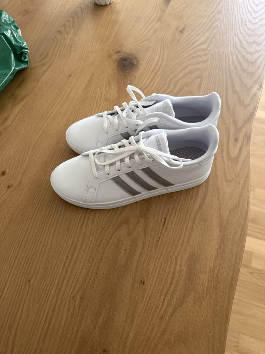 Scarpe da donna: Adidas Courtpoint Damenschuhe – Nuovo (secondo la descrizione) da Bettlach venduto da pet_6z9f
