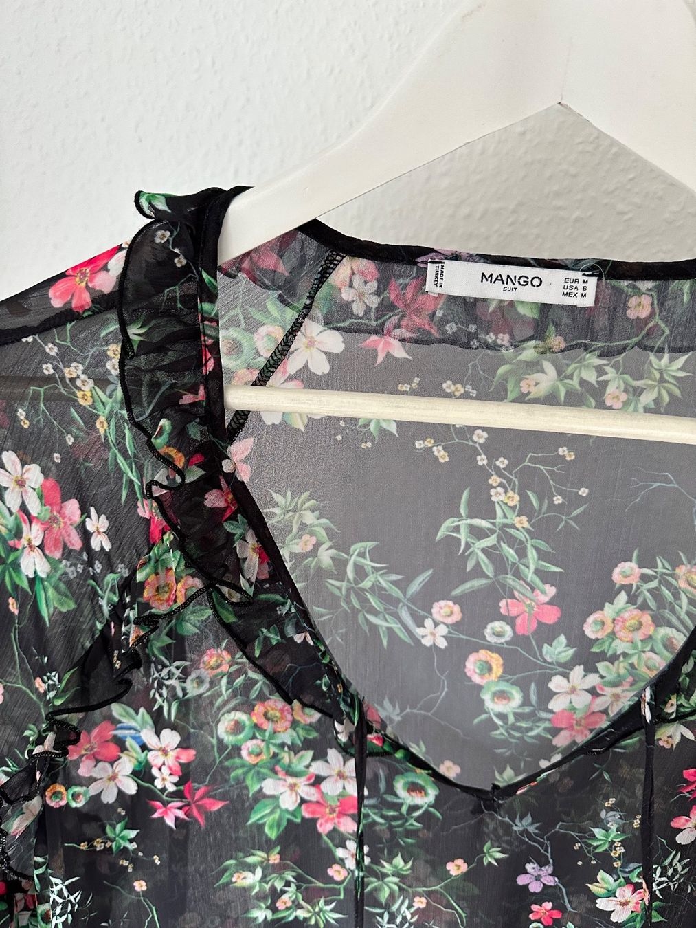 Mango Top: Jolie blouse MANGO – Usato da Genève venduto da Kamill79 1
