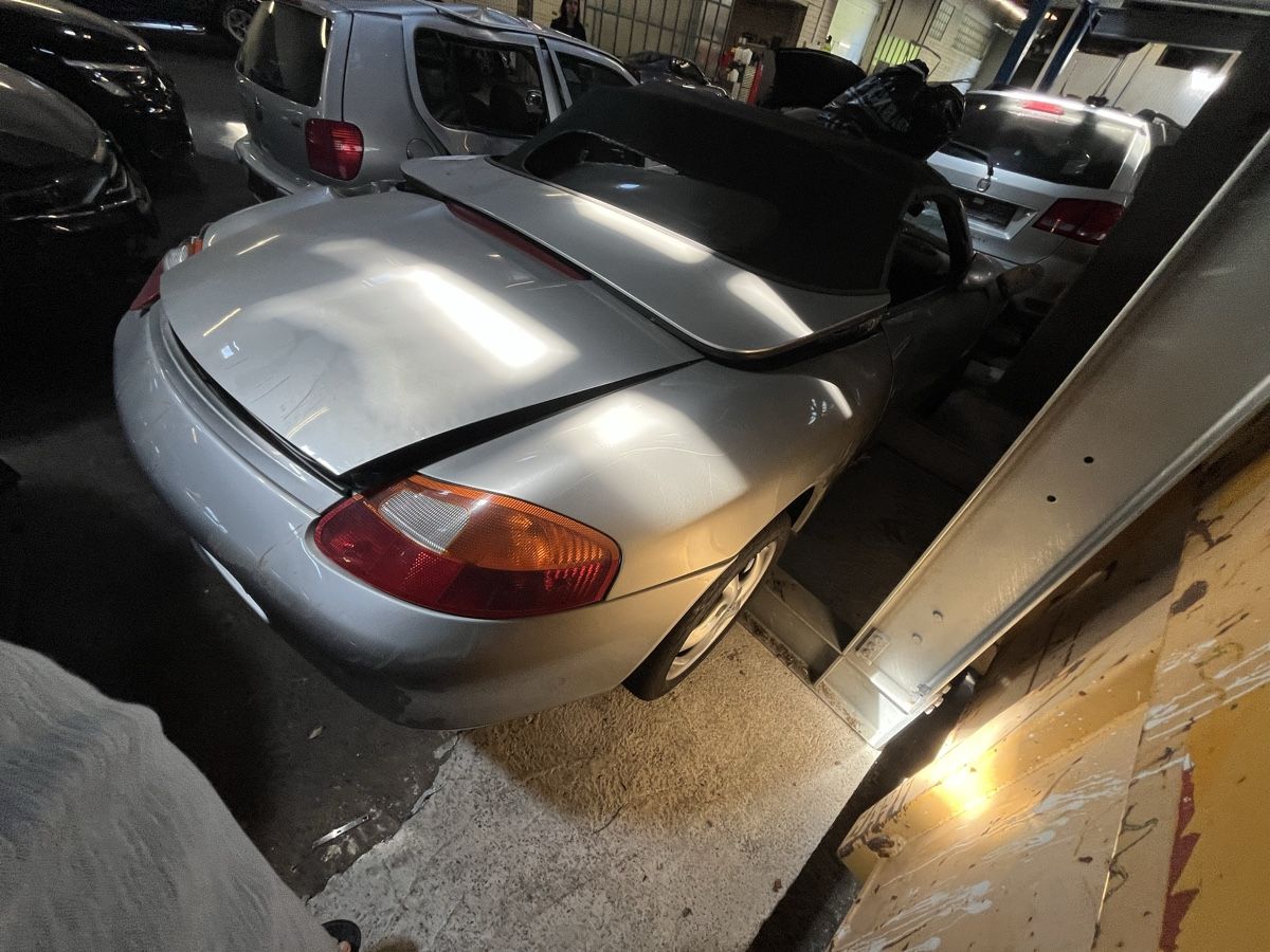 Porsche Autos: Porsche Boxster 986 2.5 Unfallwagen – Defekt aus Altendorf von Saqipi91 2