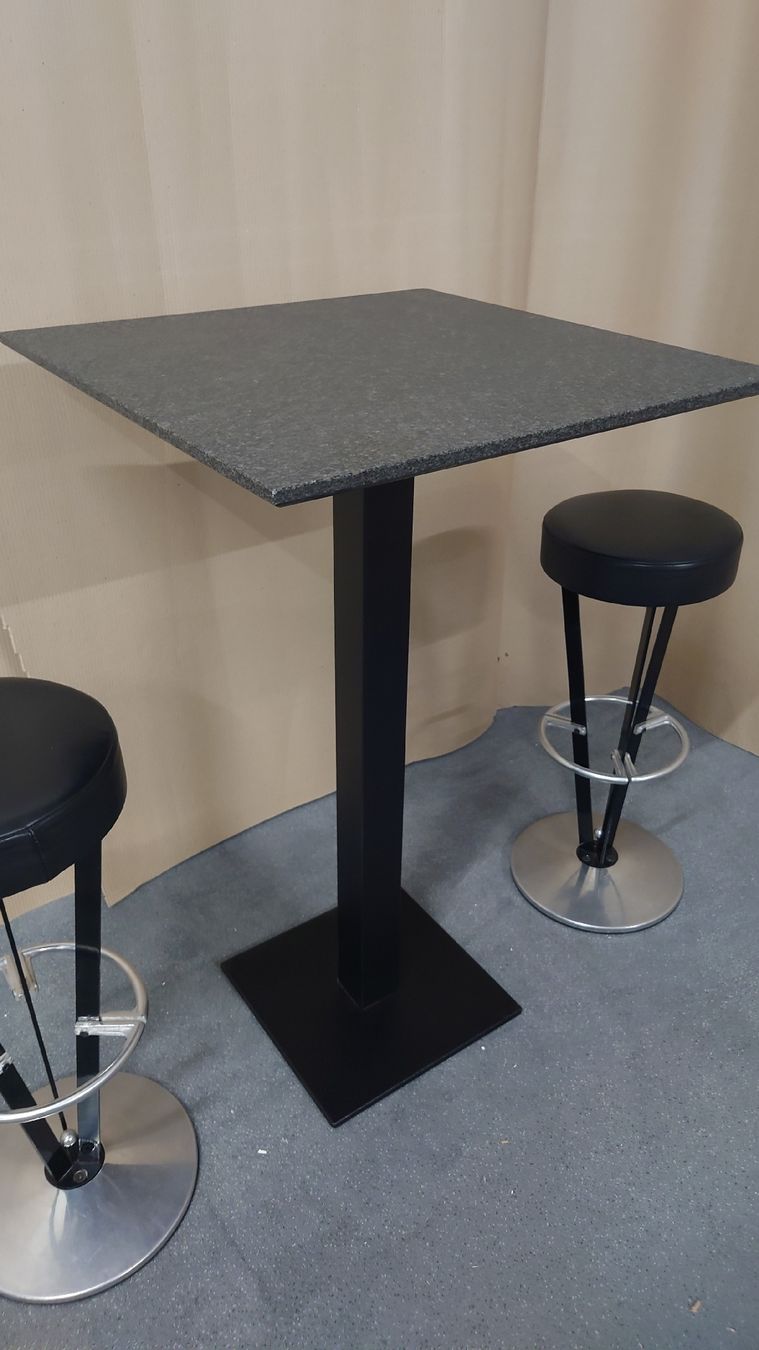 Tables: Barhocker Stehbar Pedro Miralles  – D'occasion à St. Gallen par Second-Life 1