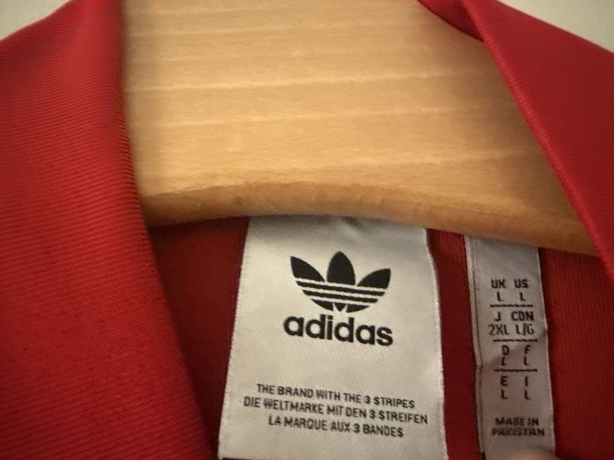 Adidas Jacken & Mäntel: Veste de training  – Gebraucht aus Tramelan von mar_xrj7 1