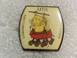 Ansteckpin 185: Satus
