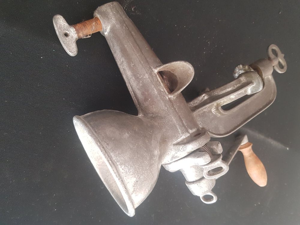 Botte Gothique à Talon Haut - L'Antre Gothique