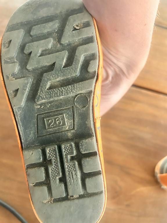 Scarpe per ragazzi: stivali bambini nr 26 – Usato da Bioggio venduto da vir_5b6b 1
