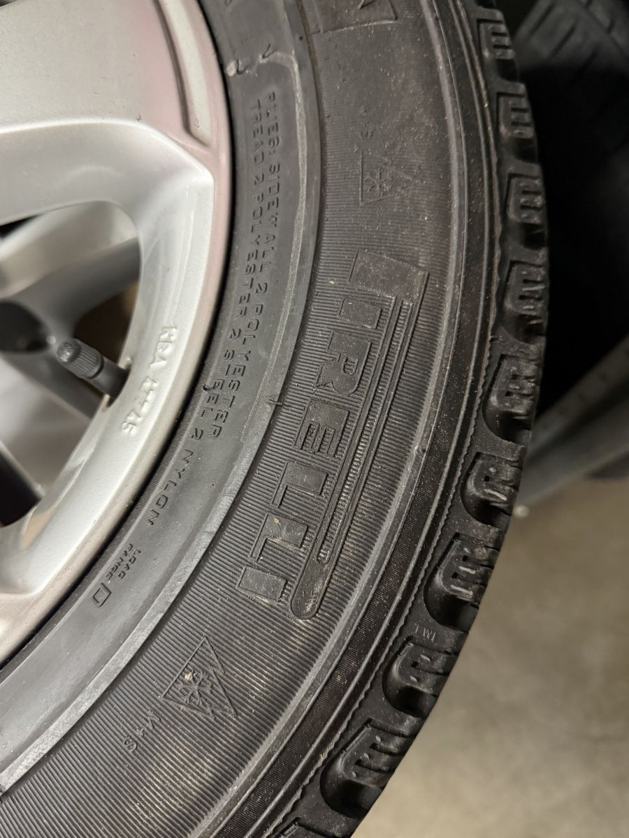 Volkswagen Pneumatici & Ruote complete: VW T5 T6 Winterräder – Usato da Täuffelen venduto da ASLAG 2