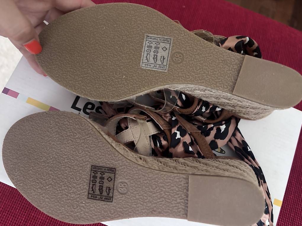 Scarpe da donna: Ledersandalen Les Tropeziennes – Usato da Immensee venduto da sim_9fdb 2