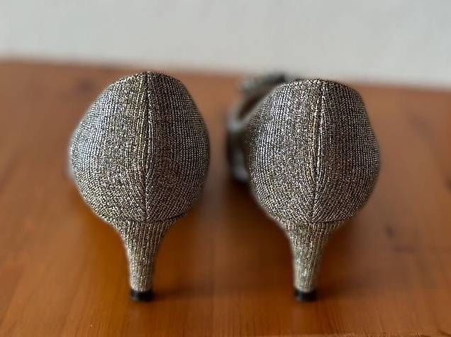 Scarpe da donna: Pumps, Gr. 37, Silber mit Goldschimmer – Nuovo (secondo la descrizione) da Belp venduto da mar_d6w8 2