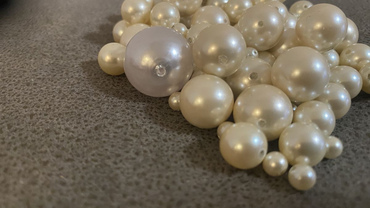Perlen (unechte): Perlen Schmuck Bastelperlen Perlenmix – Gebraucht aus Zürich von Timi80 4