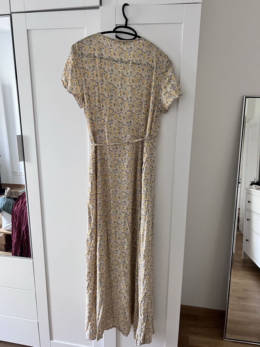 Na-kd Kleider: Damen Wickelkleid mit Blumenmuster – Gebraucht aus Zürich von Mira1310 1
