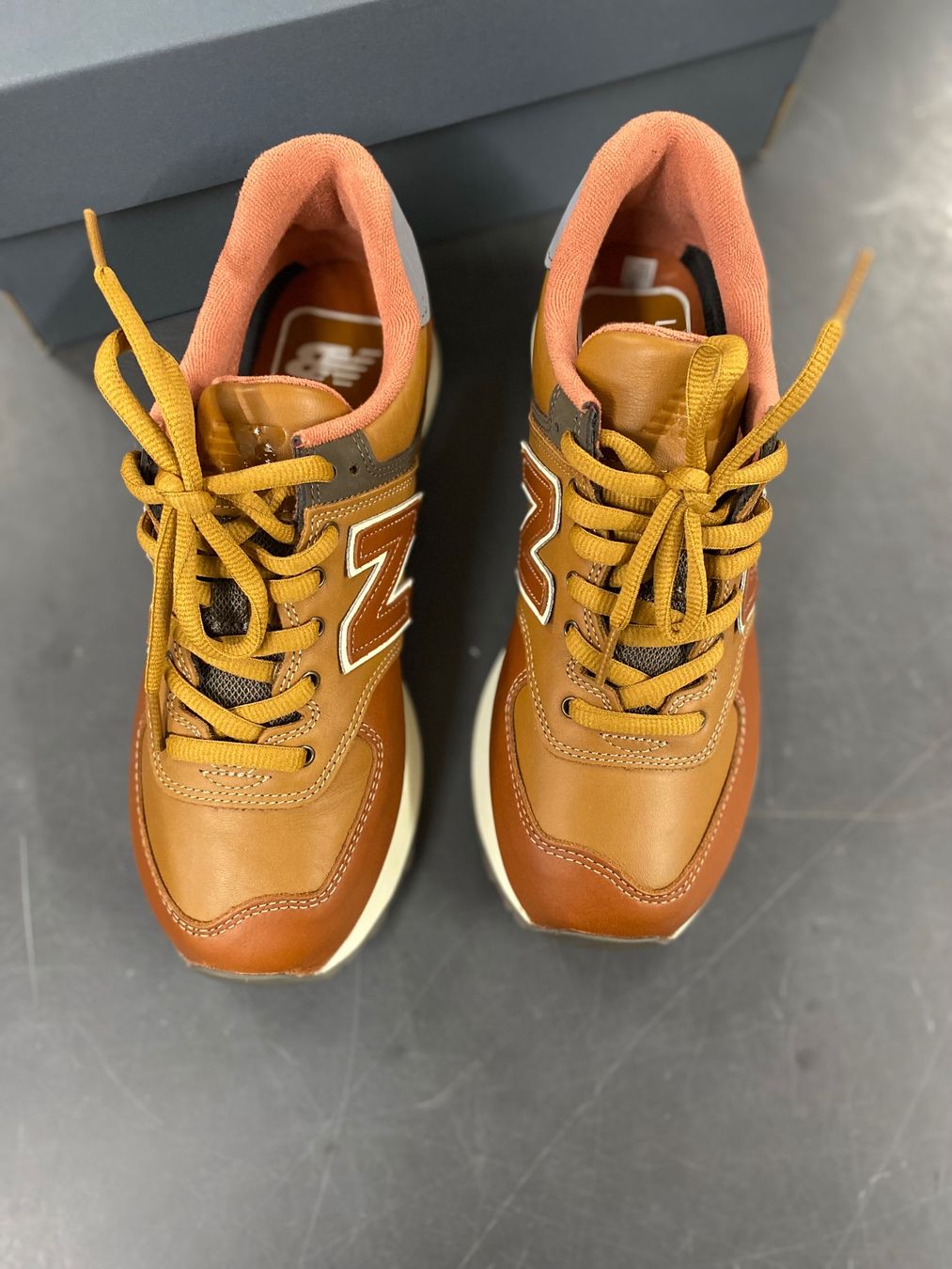 New Balance Scarpe da uomo: New Balance 574 Lederschuhe – Usato da Glattbrugg venduto da Pischte.Brockenhaus 1