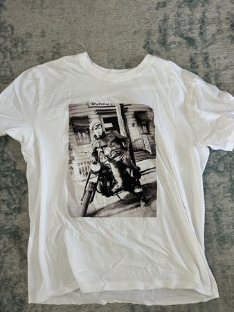 T-Shirt weiss Motiv Mann auf Motorrad Grösse M
