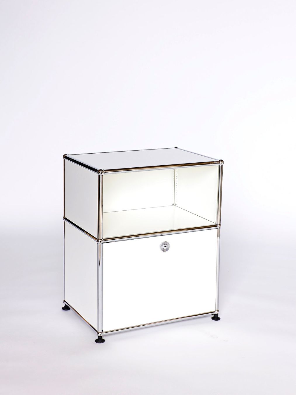 USM Commodes: USM Möbel, reinweiss, Ausstellungsmodel – D'occasion à Lenzburg par Buerokonz 1