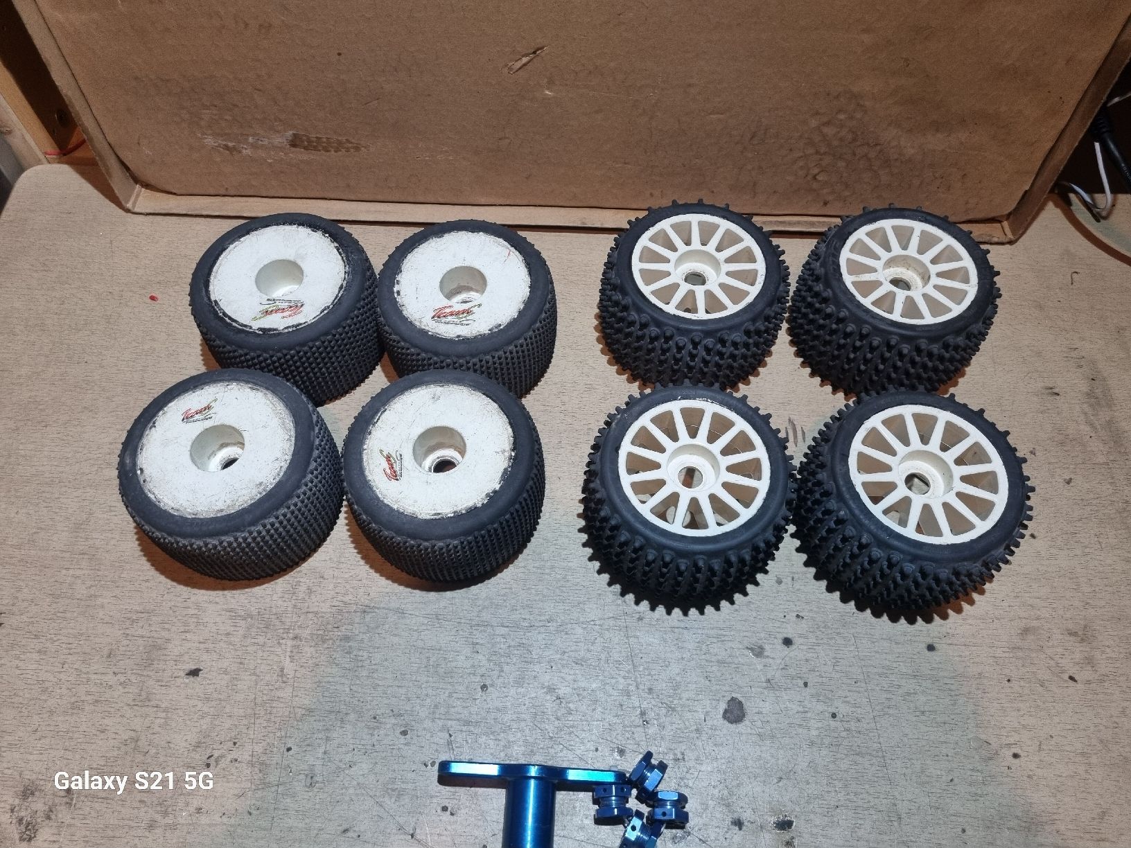 Modellismo RC: Reifen für 1:8 Modelle – Usato da Sisikon venduto da SanAndreas