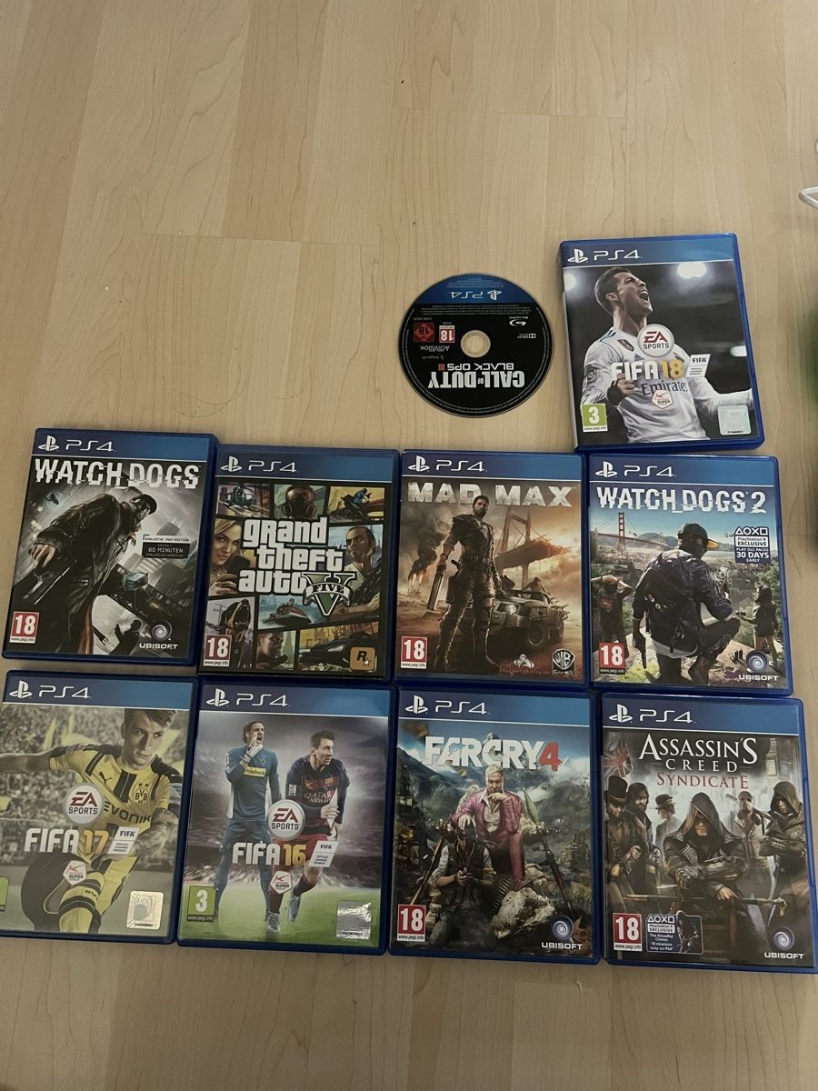 Sony Console: Ps4 mit 2 controller und 10 Games, Funktioniert einwandfrei – Usato da Hitzkirch venduto da YvesEscher 1