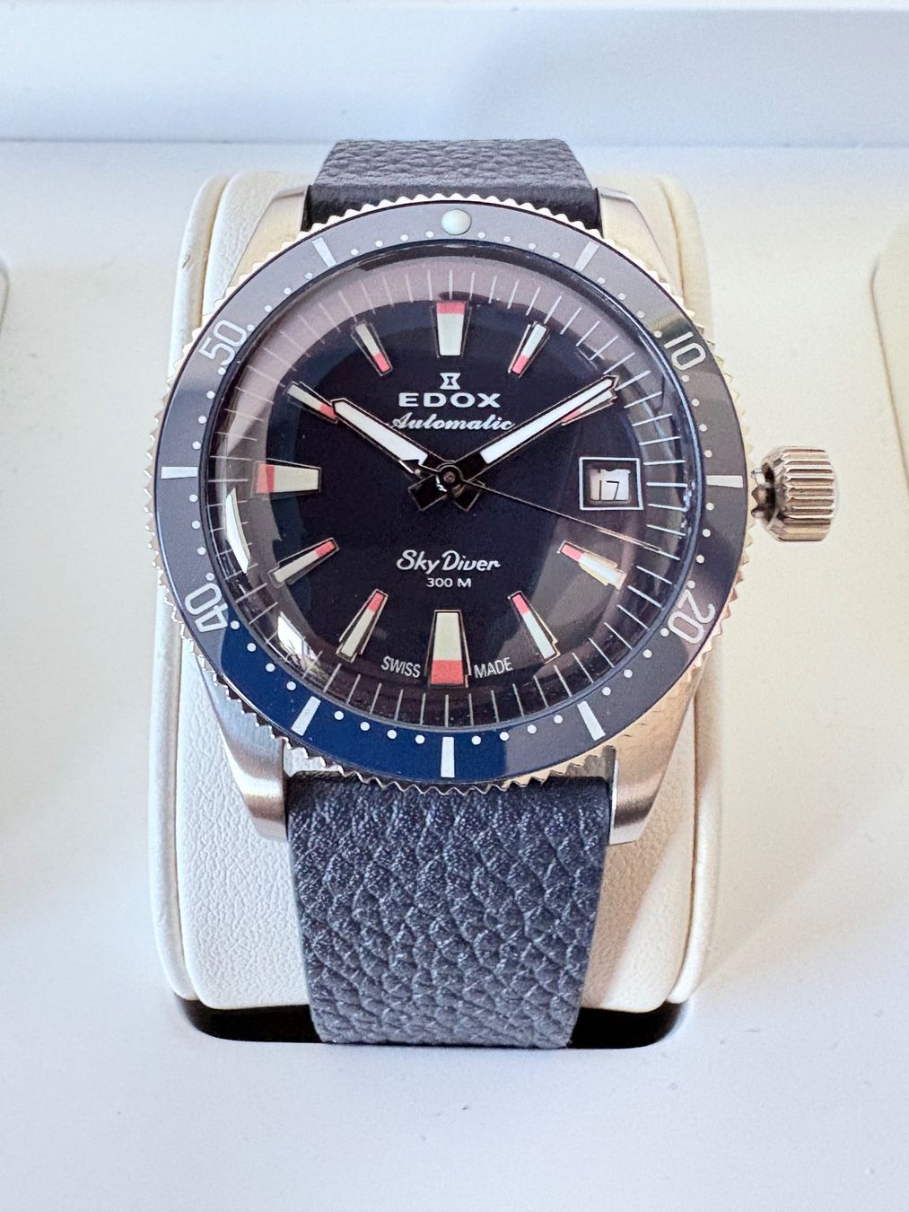 Edox Orologi: Edox SkyDiver 38 Date Automatic Special Edition New/Garantie – Nuovo e nell'imballaggio originale da Genève venduto da GLwatchsa