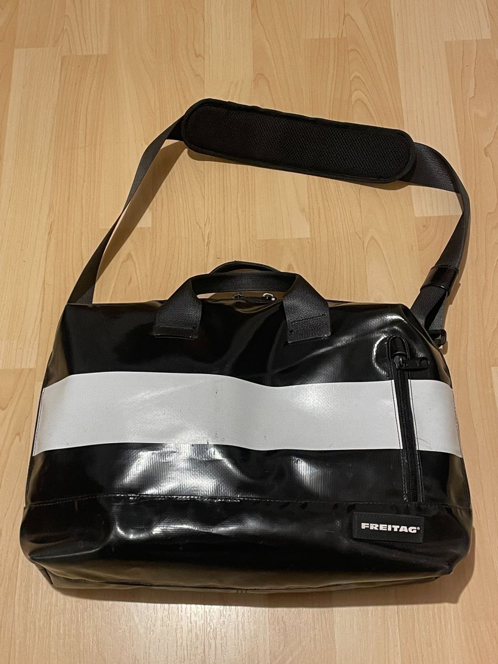 Freitag Valigie & Borse: Laptoptasche Freitag ROY / schwarz/weiss – Usato da Eschenbach LU venduto da Segu3