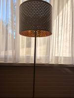 Stehlampe mit Lampenschirm Metall goldfarben