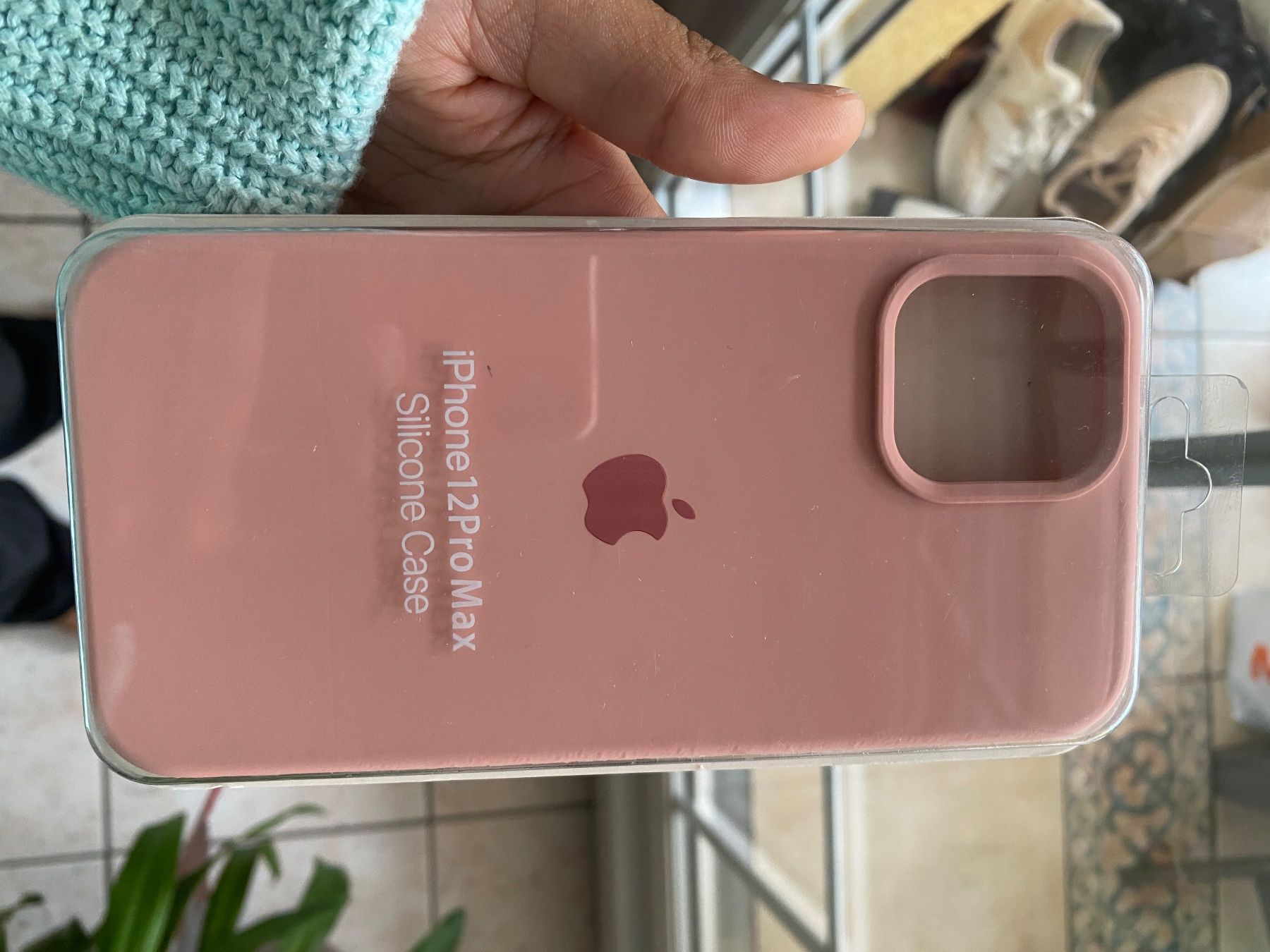 Cover & Protezioni schermo: Coque iPhone 12 Pro Max rose neuve jamais utilisée – Nuovo e nell'imballaggio originale da Denges venduto da val_j8w7