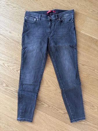 Pantalon jeans HUGO BOSS gris taille 28/32 neuf