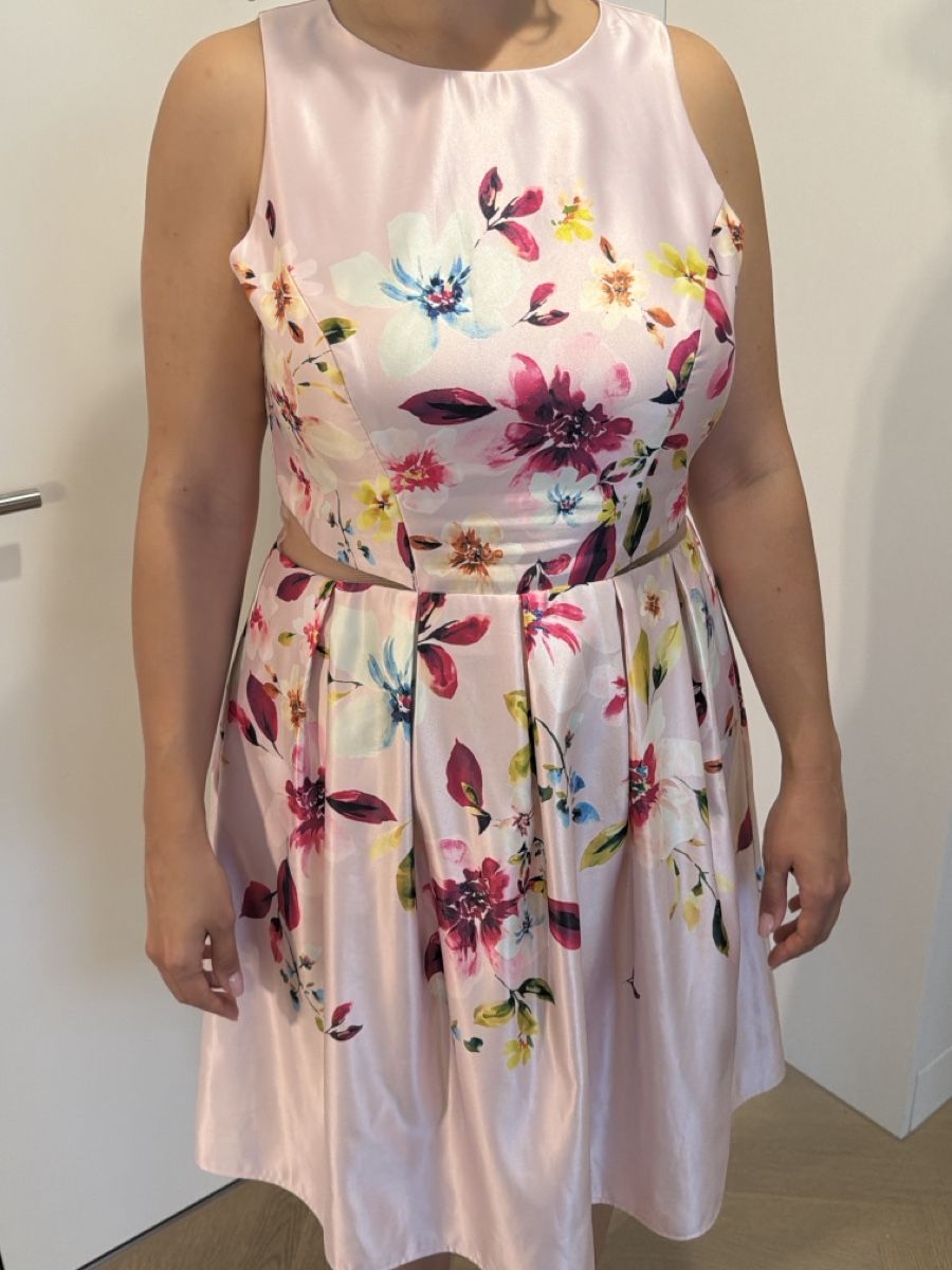 Vestiti: Kleid rosa Blumenmuster Grösse 46 Vera Montneu – Usato da Ebikon venduto da Mcdr01 1
