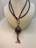 Kette aus Kautschuk und Balli Silber
