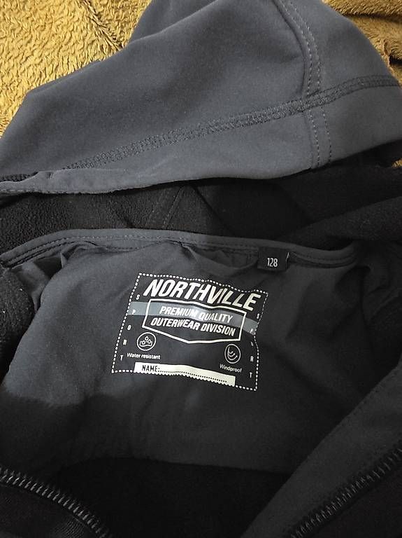 Giacche & Cappotti: Veste chaude enfant T128 – Usato da Lausanne venduto da yannaroundtheworld 1
